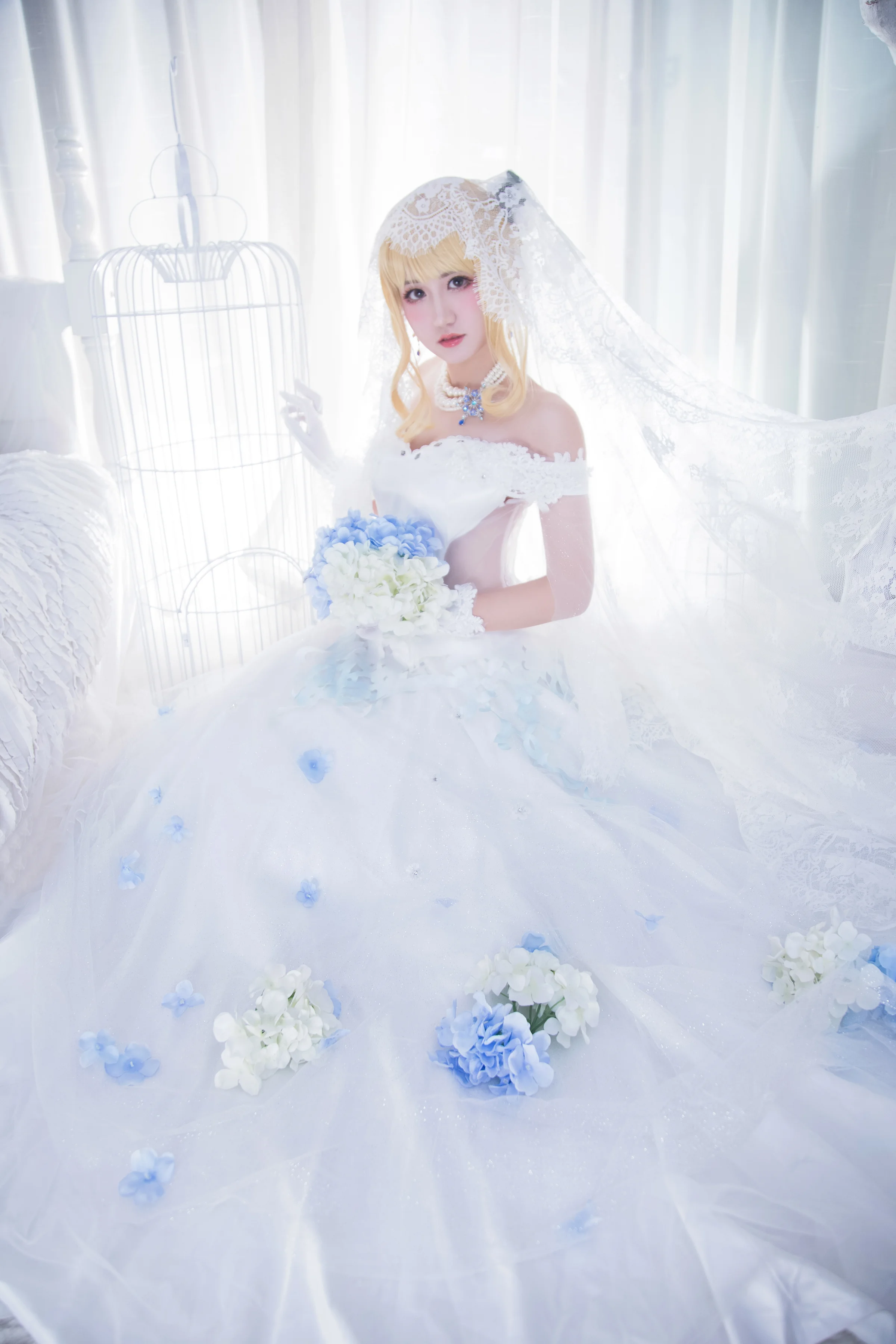 阿尔托莉雅婚纱礼服COS写真