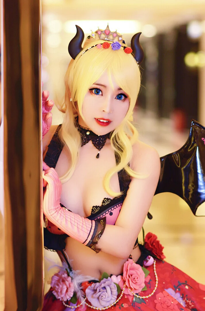 绘里小恶魔觉醒COS写真