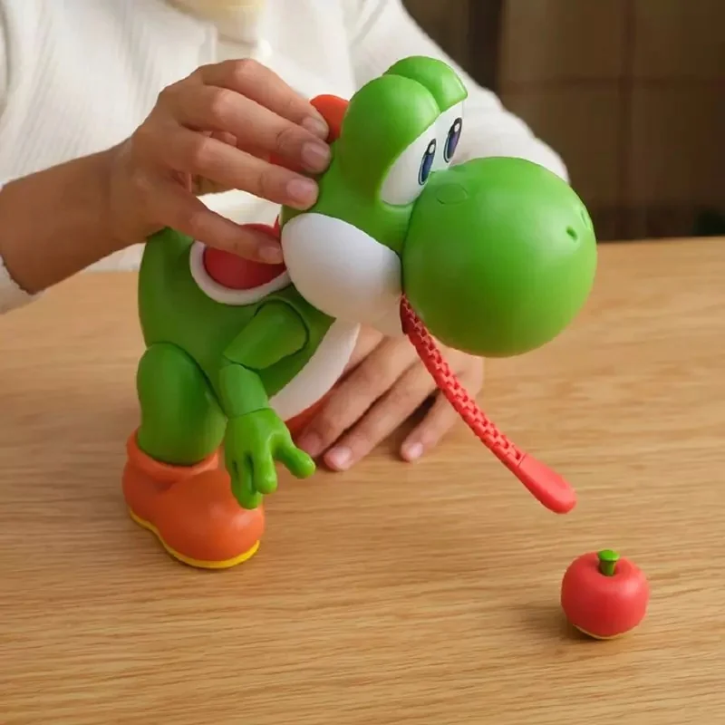 海外廠商「Jakks Pacific」預計在2026年夏季發售「超級瑪利歐」耀西全新互動玩具，伸縮的舌頭還可以還原遊戲中吃蘋果的樣子｜高清图片集