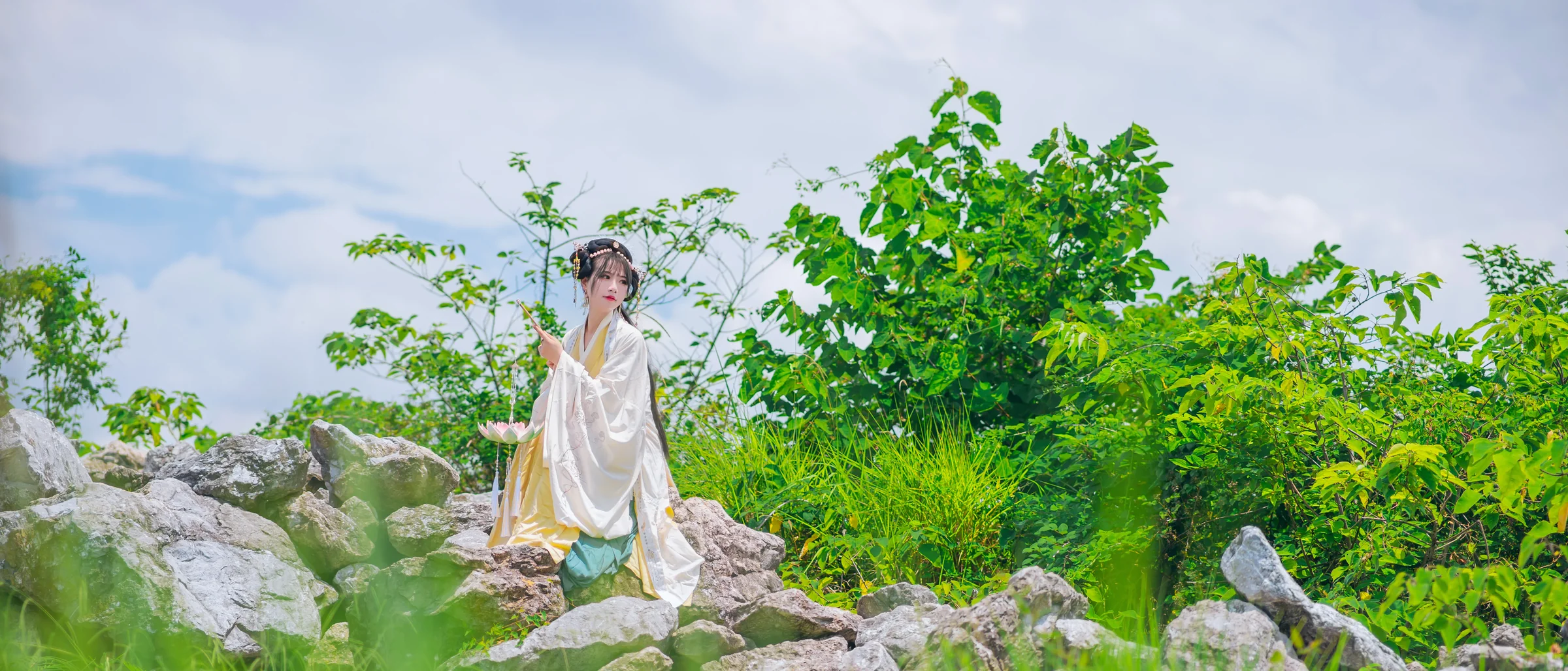 汉服私影，问花花不语，为谁落？｜高清图片集