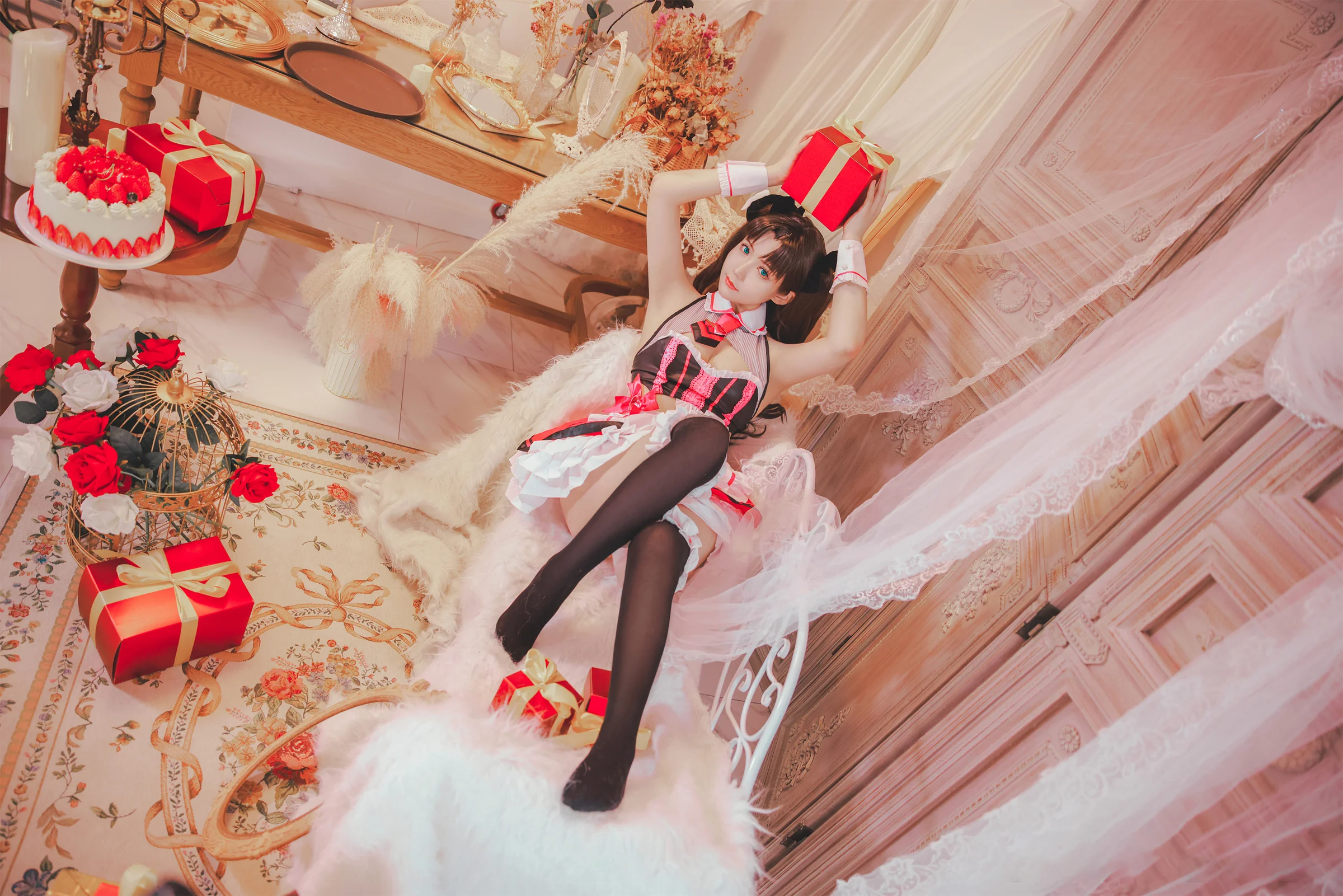 《Fate/GrandOrder》远坂凛街头巧克力女仆COS写真