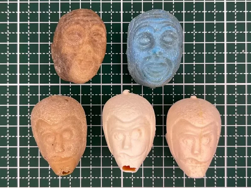 他在海邊一直撿到《魯邦三世的頭》竟然是半世紀前的轉蛋玩具｜高清图片集