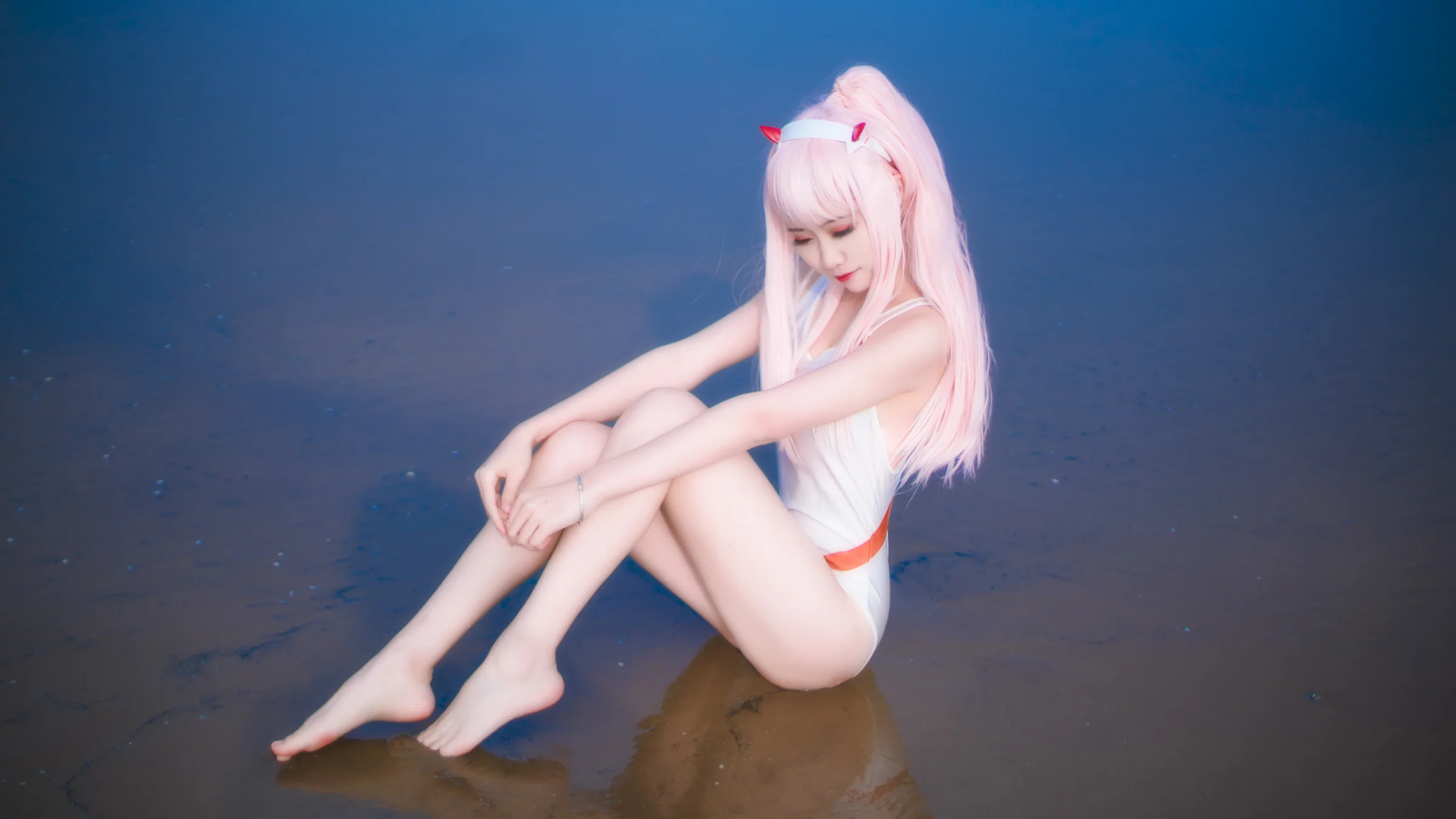 02泳装COS写真