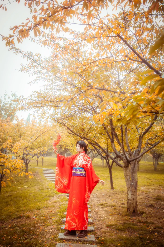 《名侦探柯南：唐红的恋歌》远山和叶COS写真