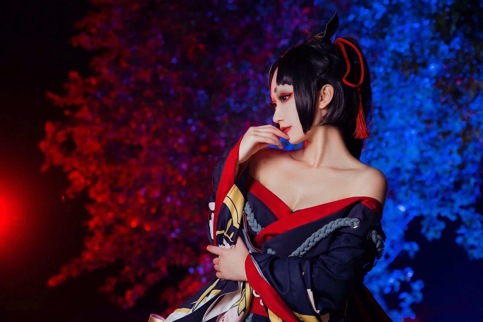 《阴阳师》妖刀姬樱雨刀舞COS写真
