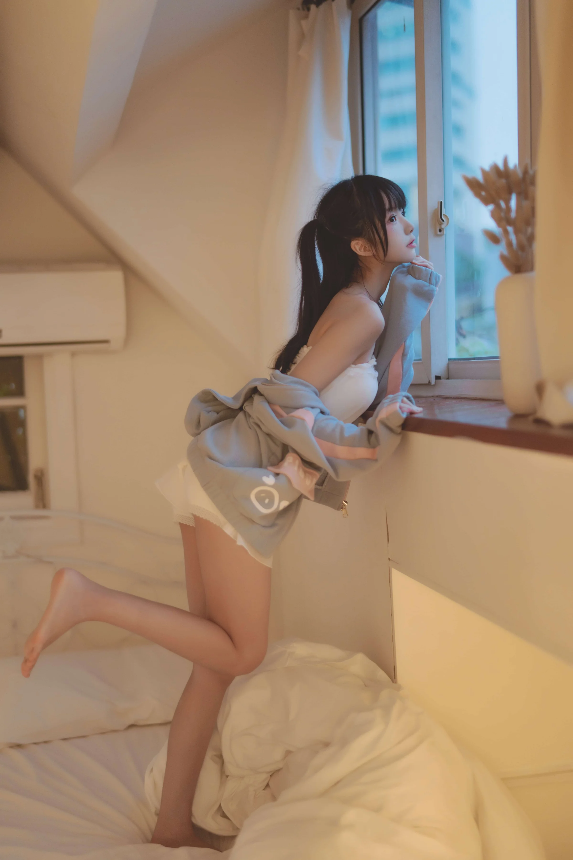 桜桃喵 – 碎星 [19P]｜高清图片集