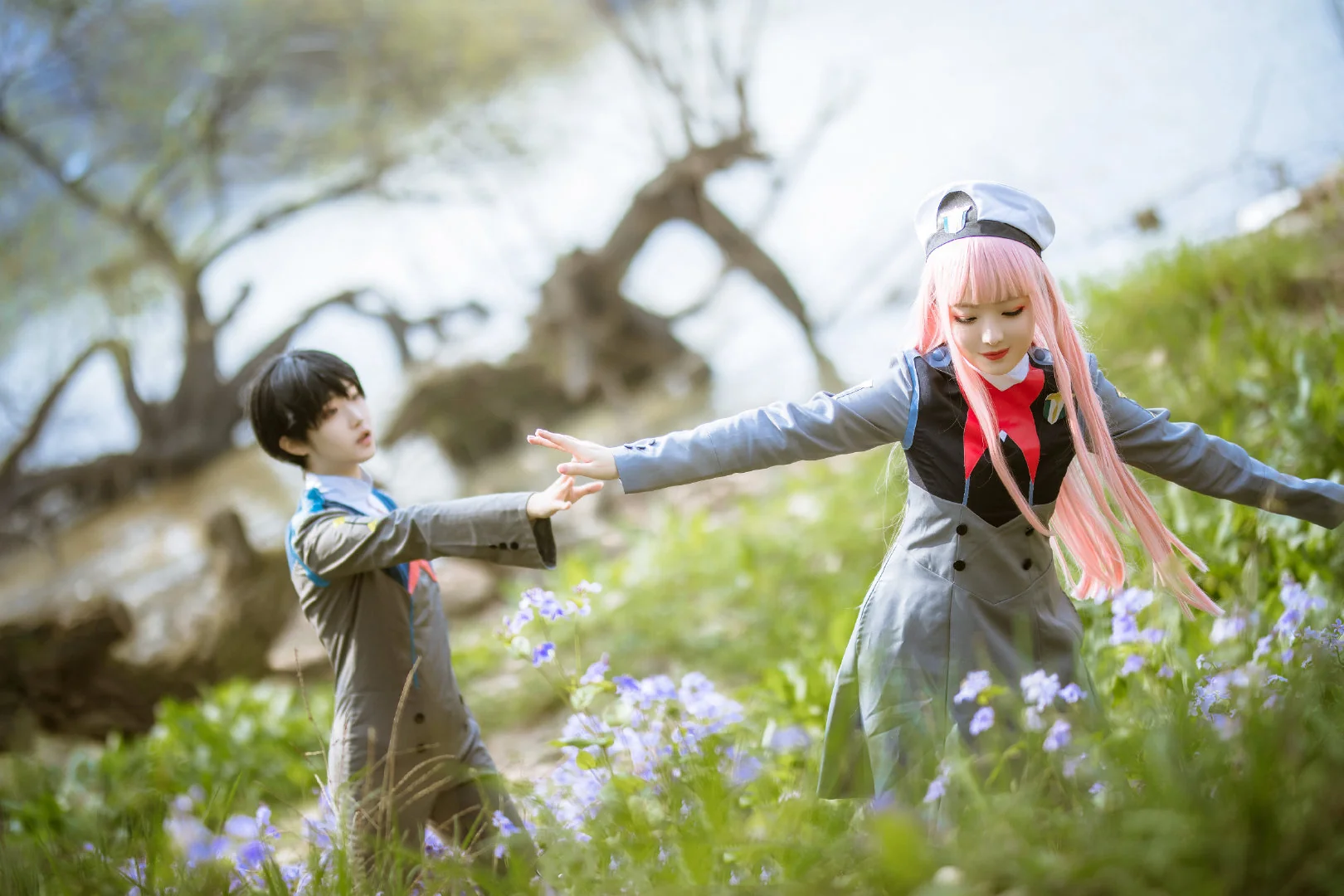 《DARLING in the FRANXX》02COS写真，樱花是像02头发一样漂亮颜色的花