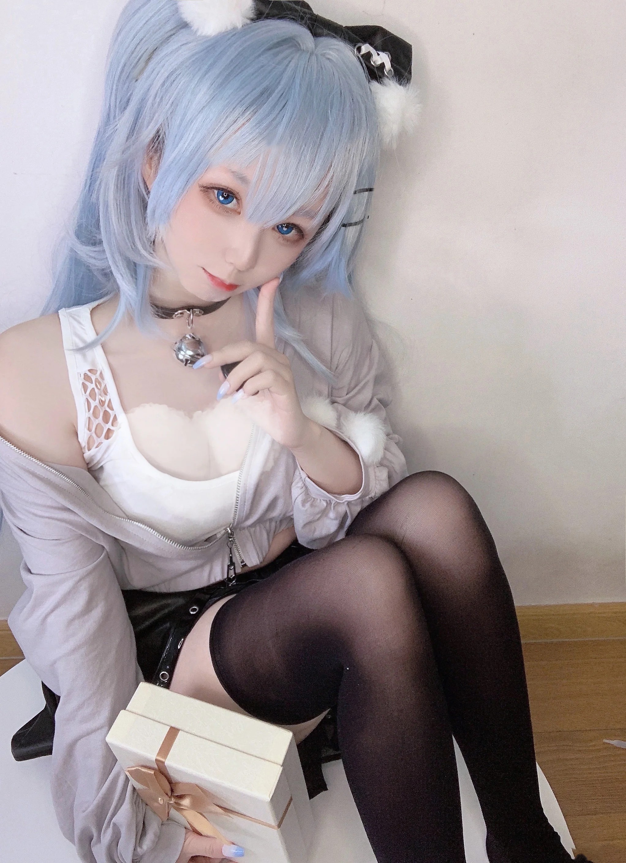 《少前云图计划》芙洛伦药心巧克力COS写真