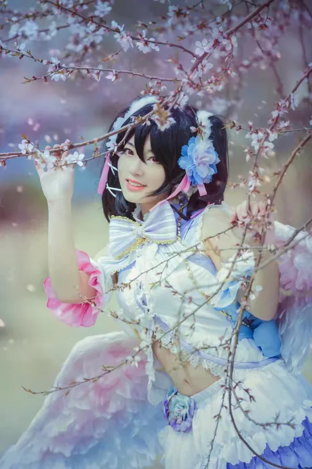 妮可白色情人节COS写真