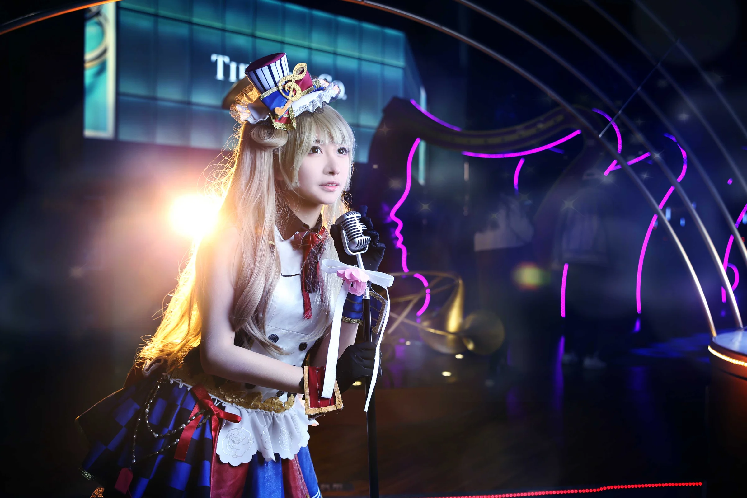 南小鸟女仆觉醒COS写真 努力的演唱吧～