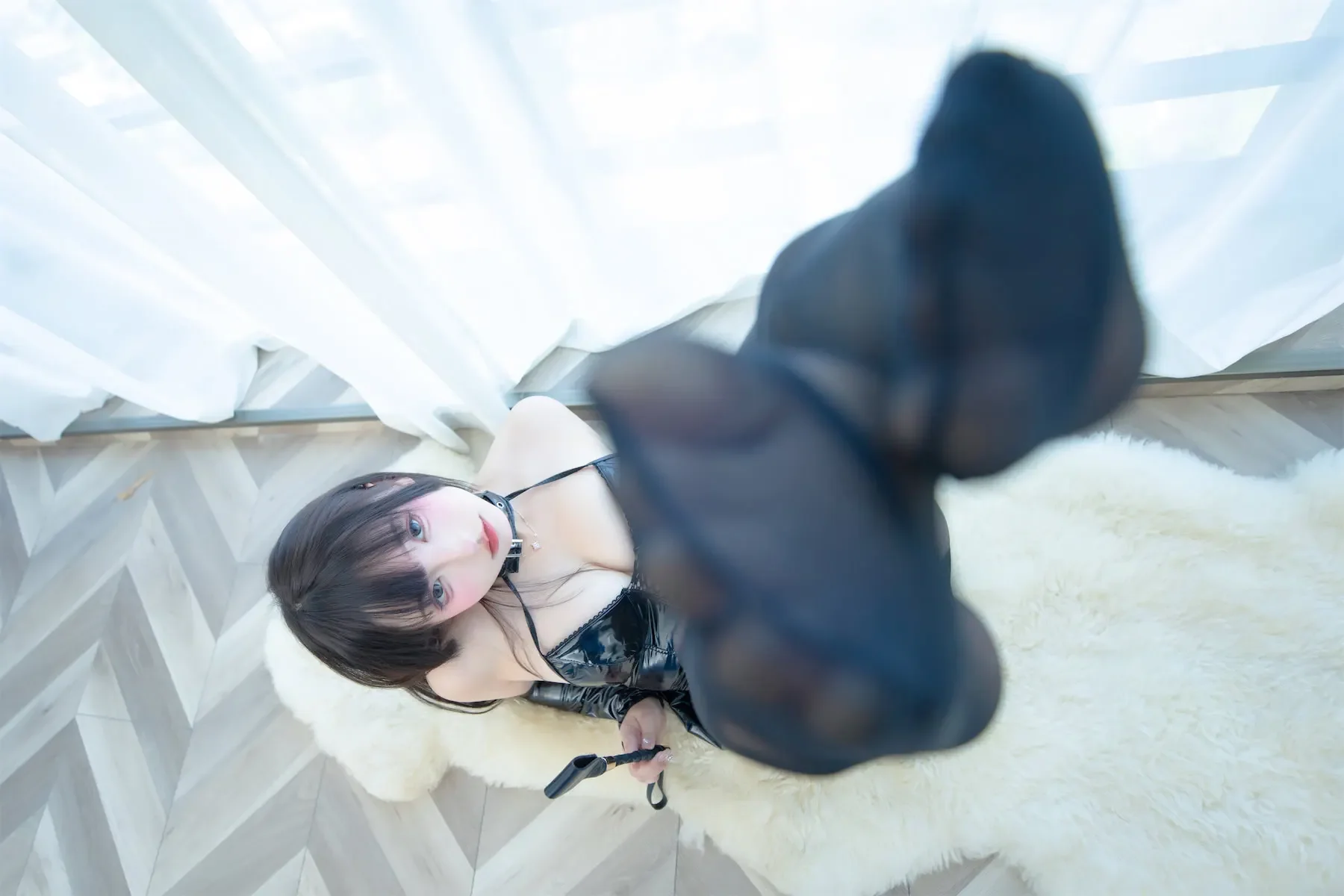 神楽坂真冬 – 美脚调教｜高清图片集