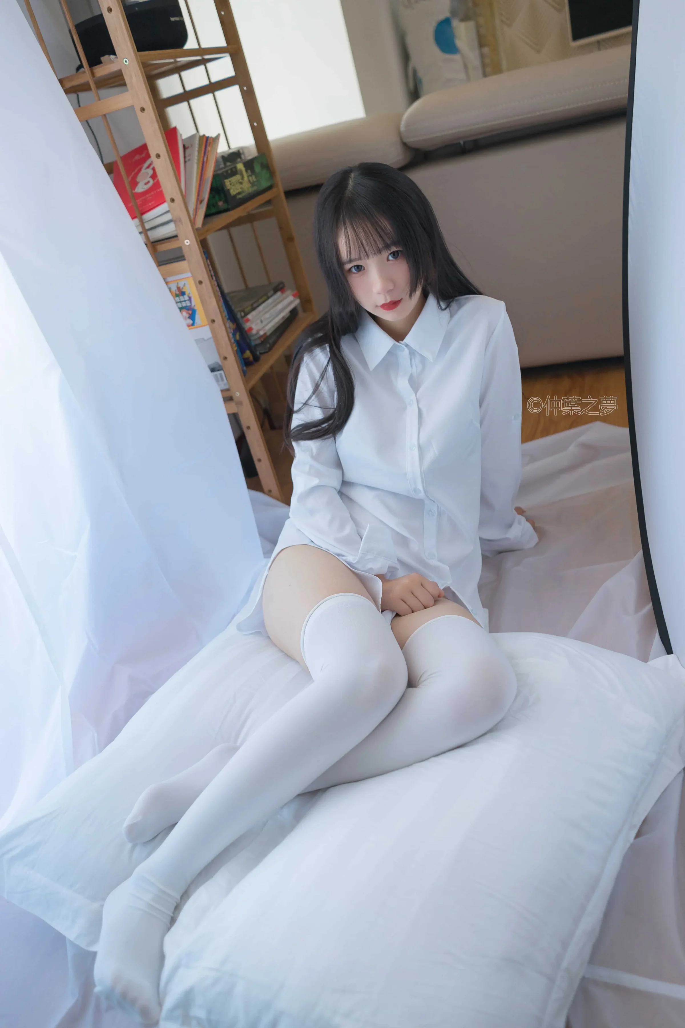 轻兰映画：白丝美腿 47套合集｜高清图片集