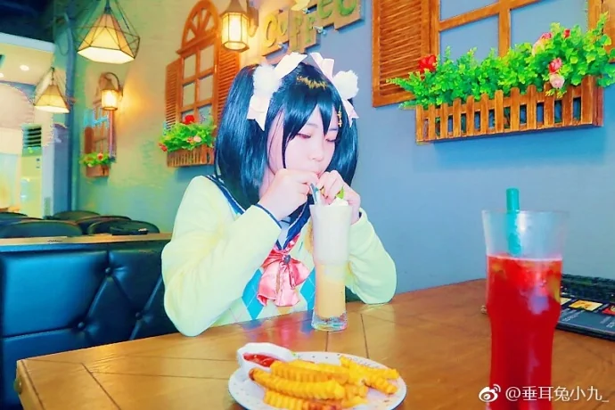lovelive矢泽妮可COS写真,和妮可一起相约吧~