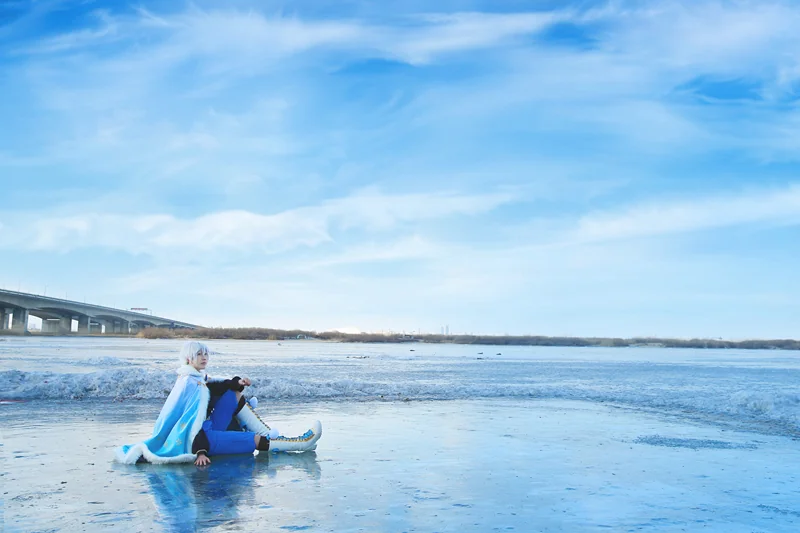 梦王国与沉睡的一百王子雪三修尼COS写真