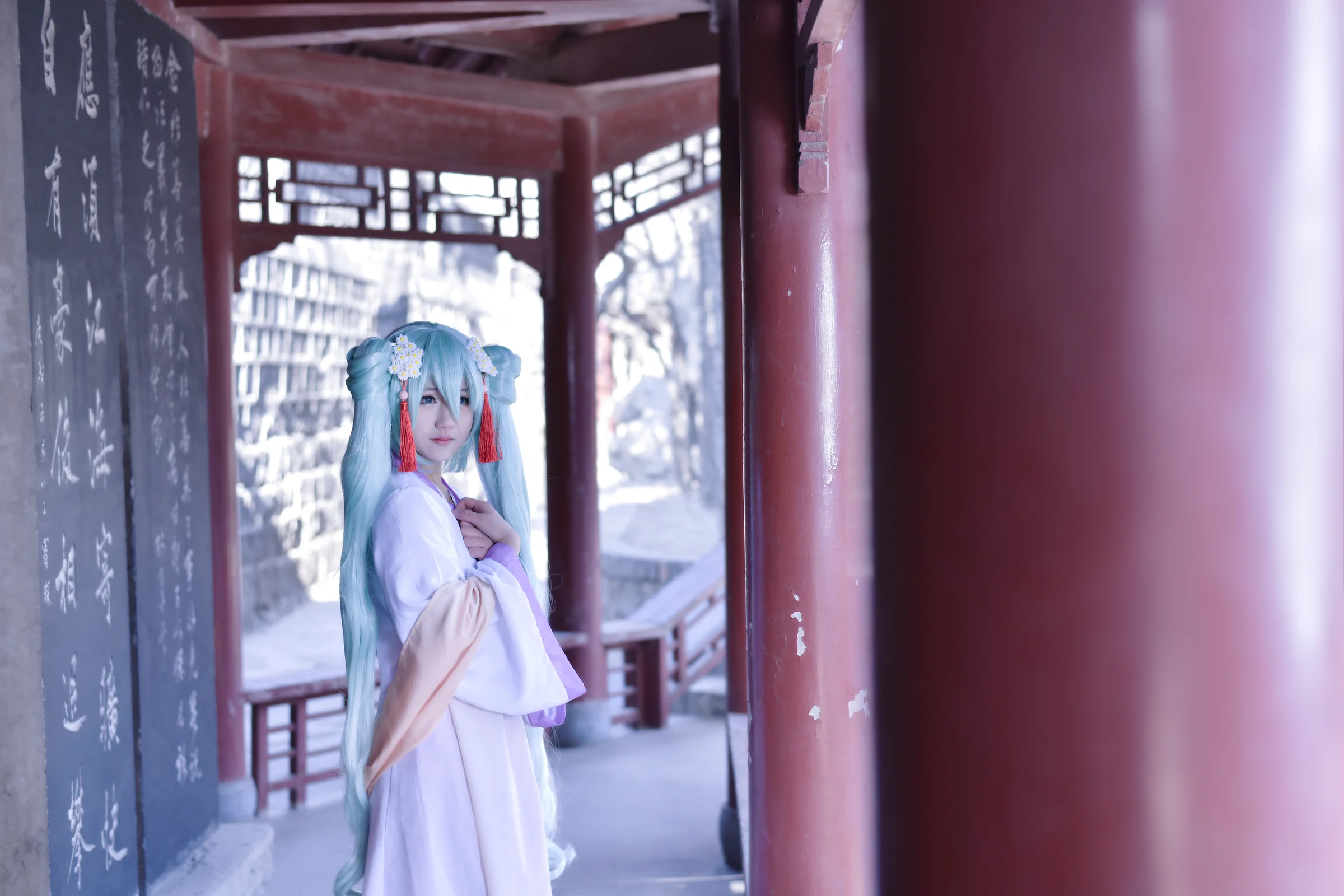 miku COS写真红酥手，绢花头，独醉一人空瘦