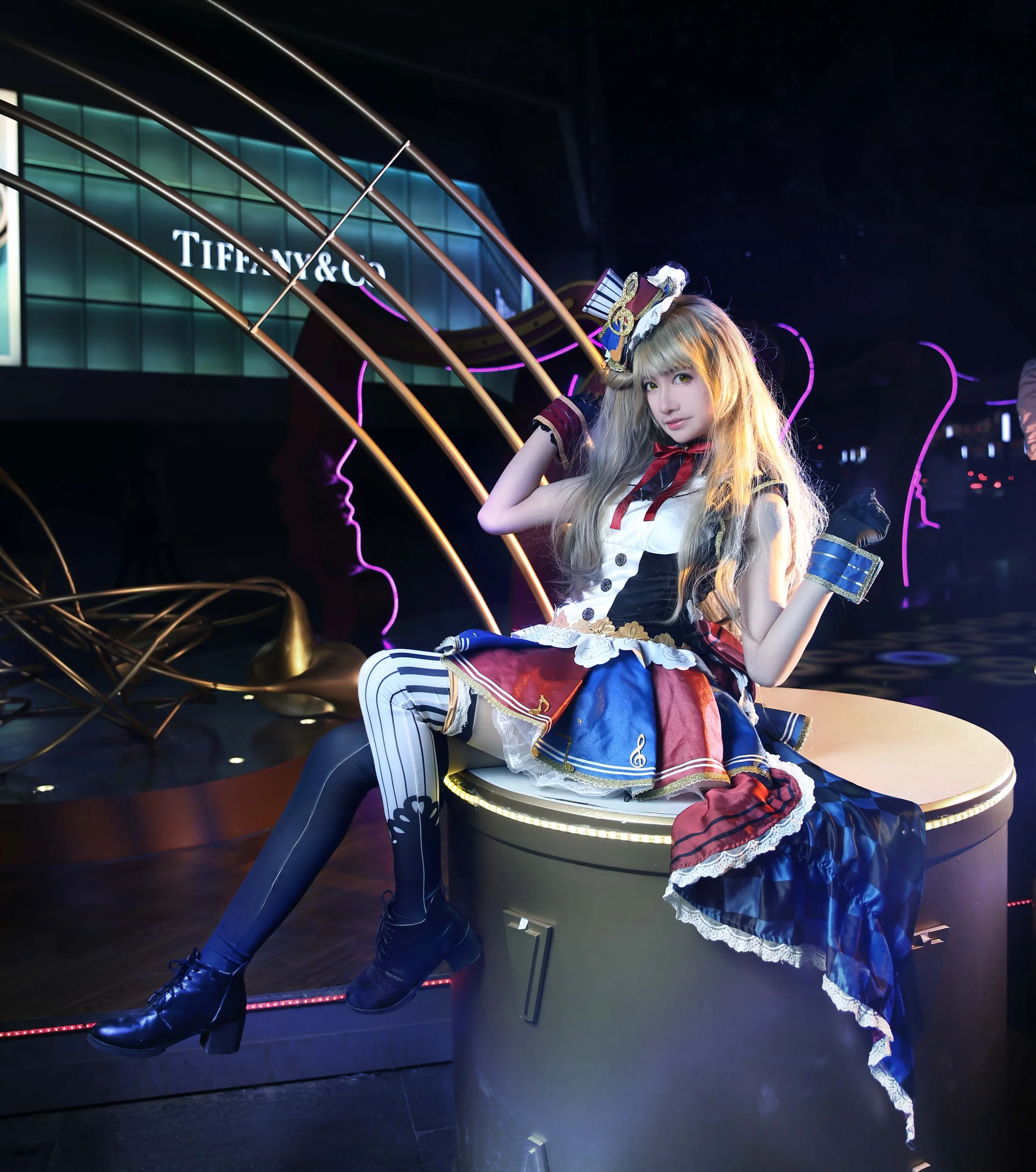 南小鸟女仆觉醒COS写真 努力的演唱吧～
