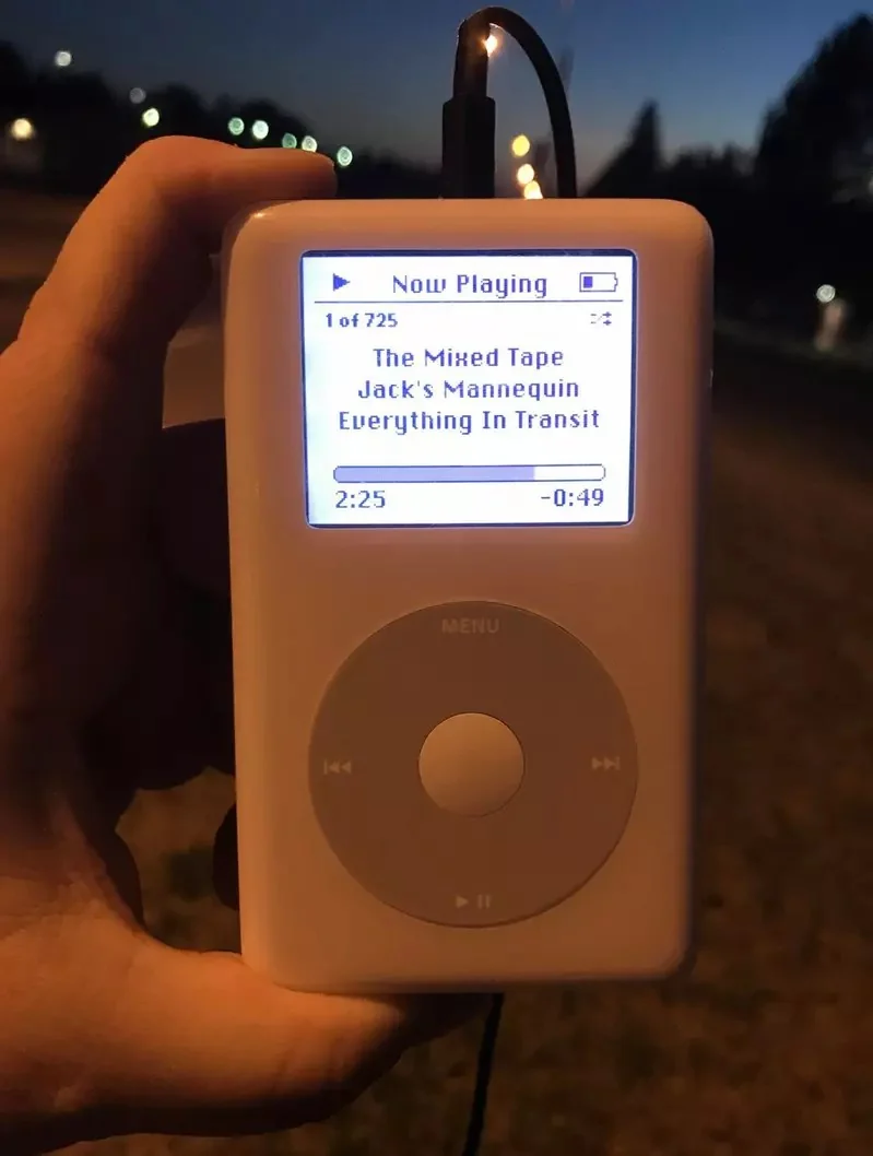社群風潮《Z世代年輕人的iPod選擇》不為別的就為了閃掉智慧型手機的通知、訊息還有無止盡的演算法｜高清图片集