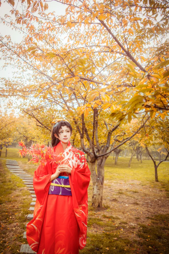 《名侦探柯南：唐红的恋歌》远山和叶COS写真