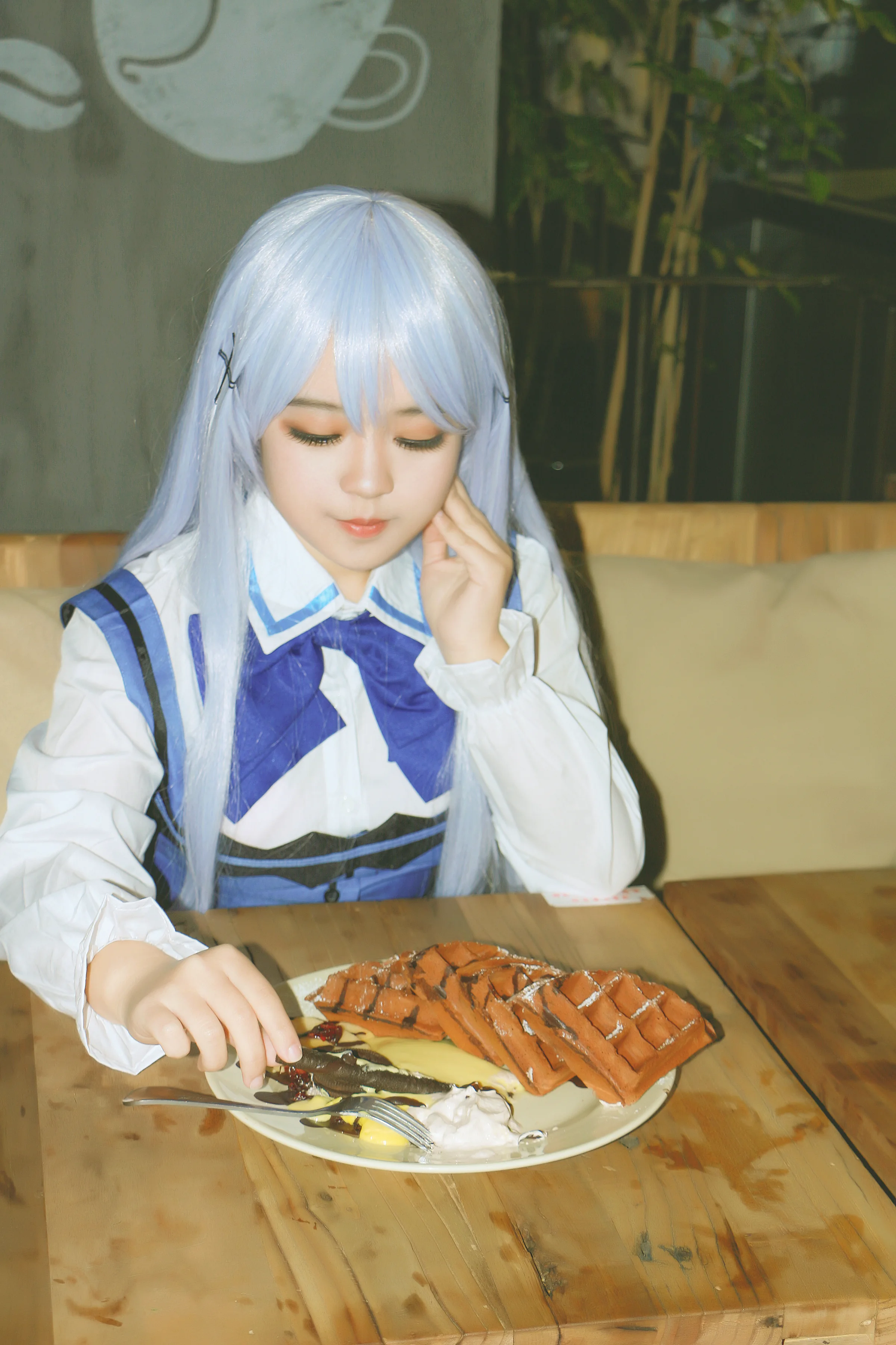 香风智乃COS写真请问您今天要来点兔子吗