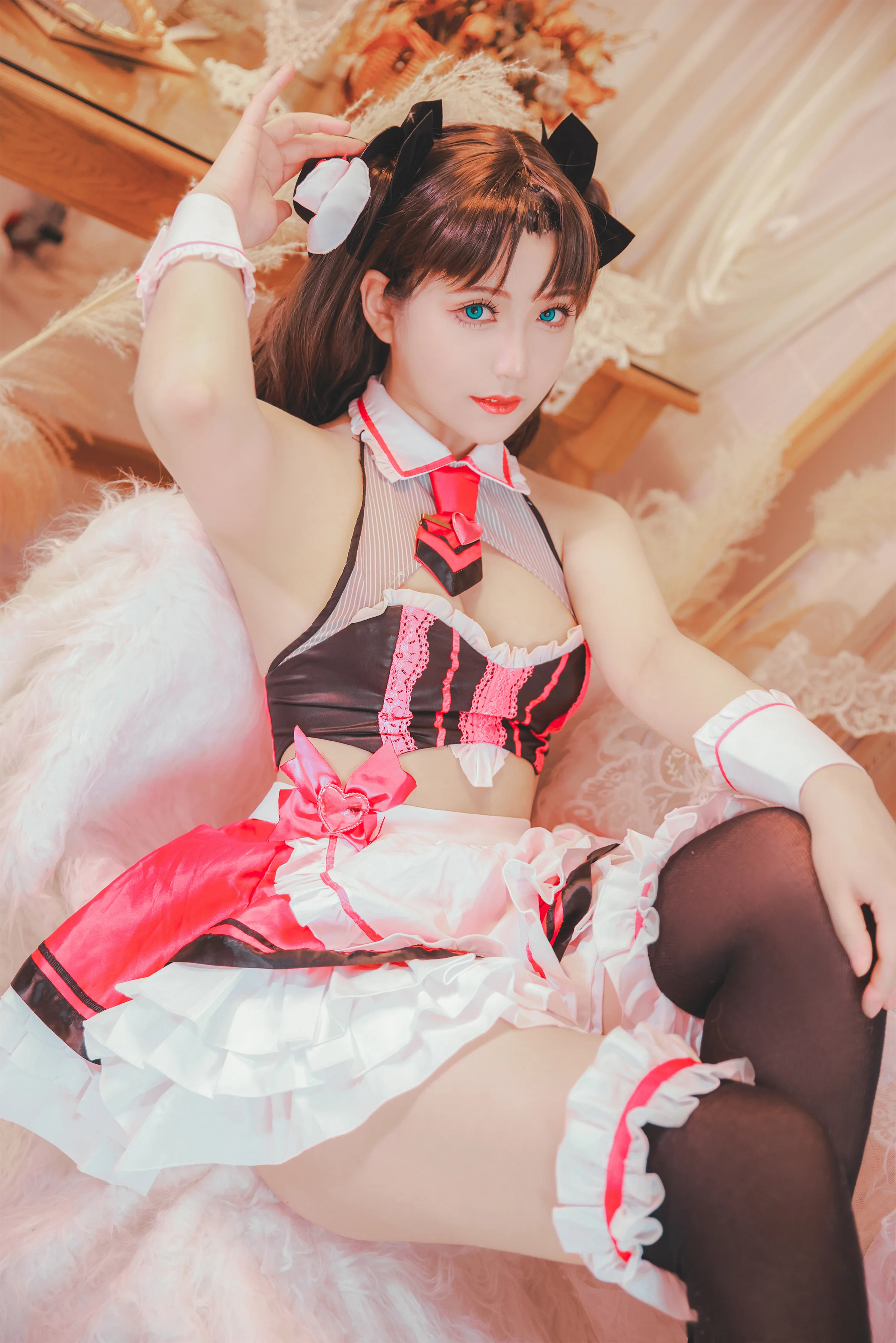 《Fate/GrandOrder》远坂凛街头巧克力女仆COS写真