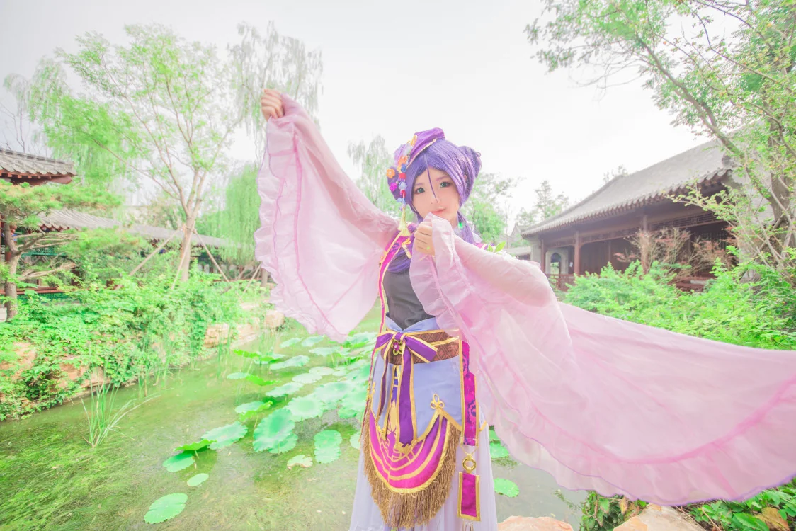 东条希COS写真咱家是能给你带来福气的希呀