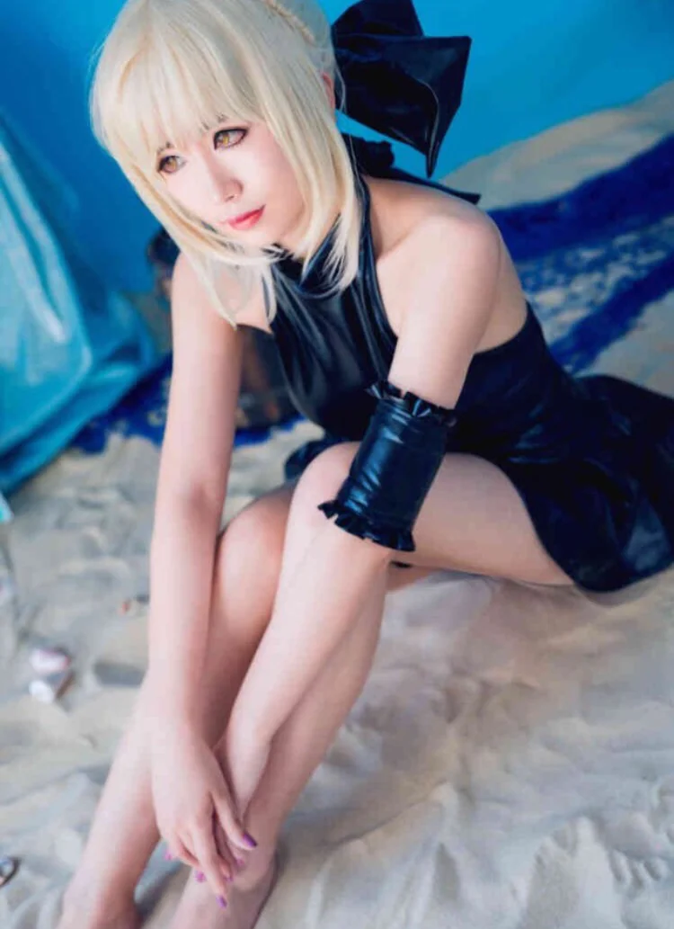 黑saber水着COS写真