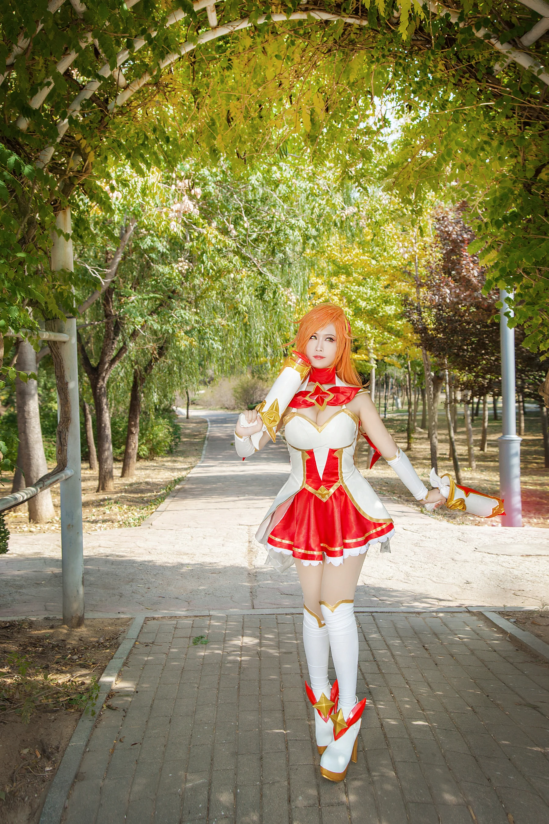 英雄联盟·厄运小姐赏金猎人·星之守护者COS写真