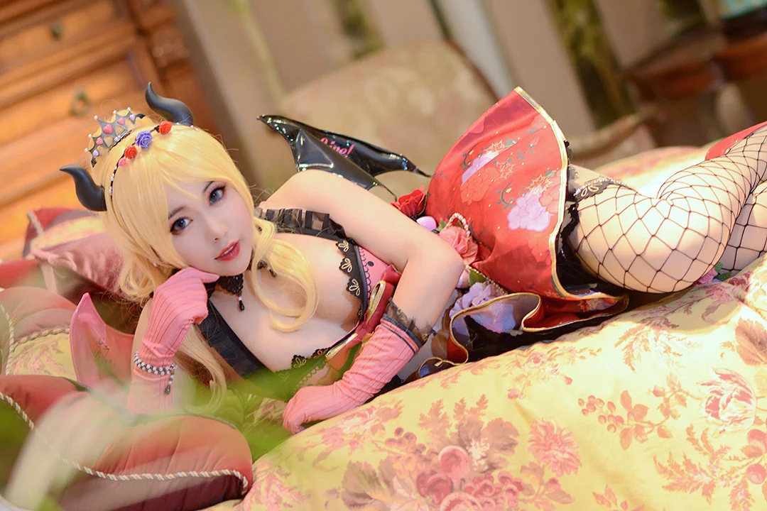绘里小恶魔觉醒COS写真