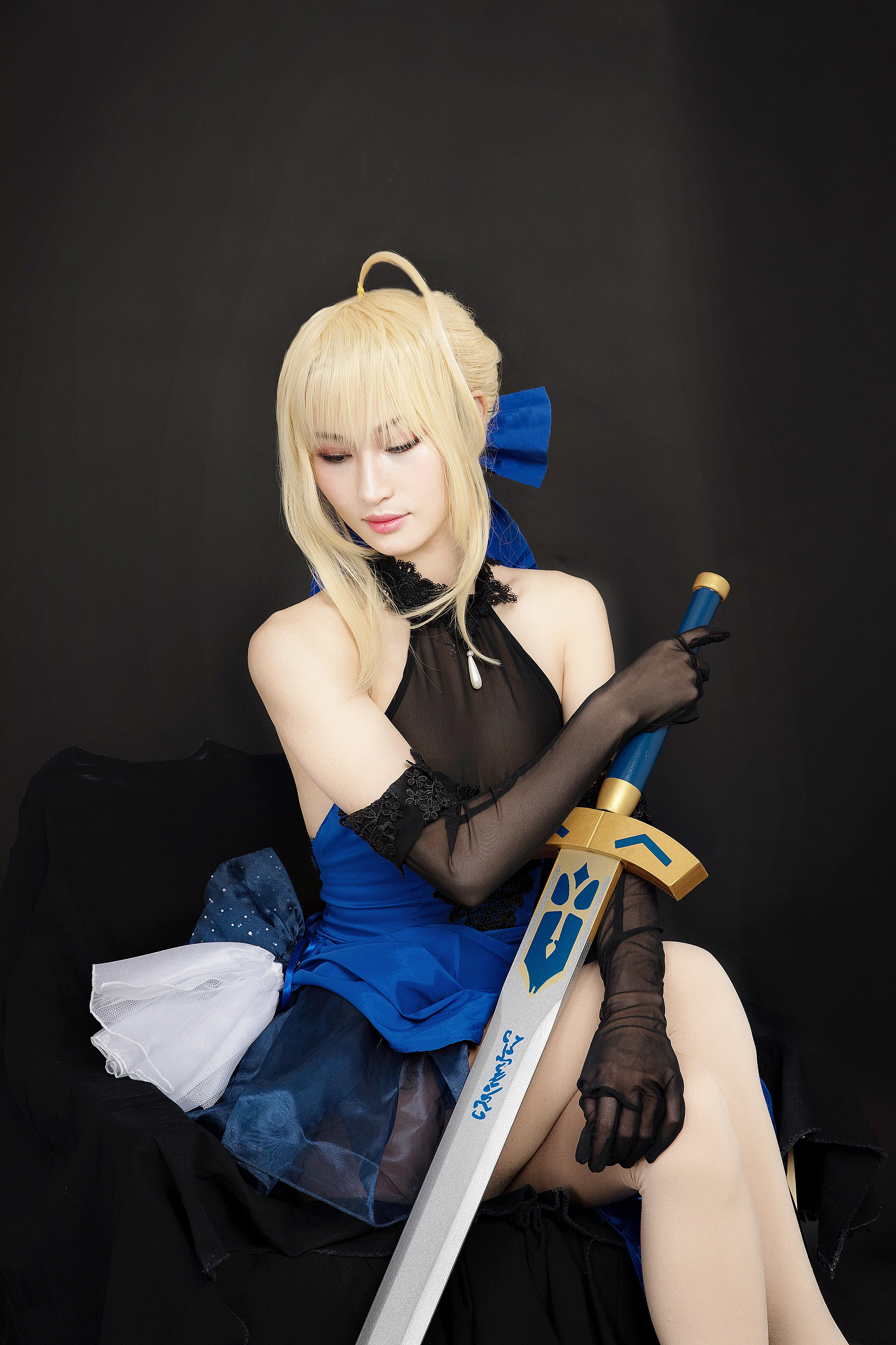 蓝礼服 saber COS写真