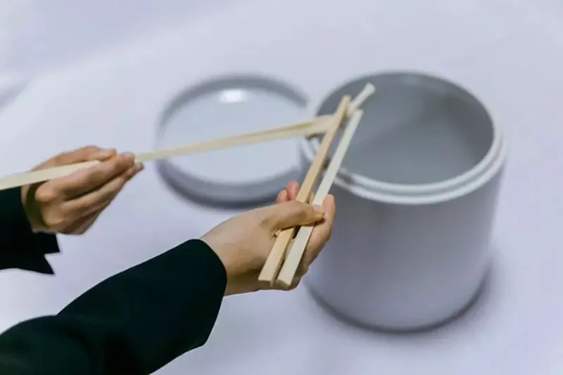 日本女團新曲封面被懷疑《觸犯筷子禮儀大忌》引爆吐槽之下緊急修正了｜高清图片集