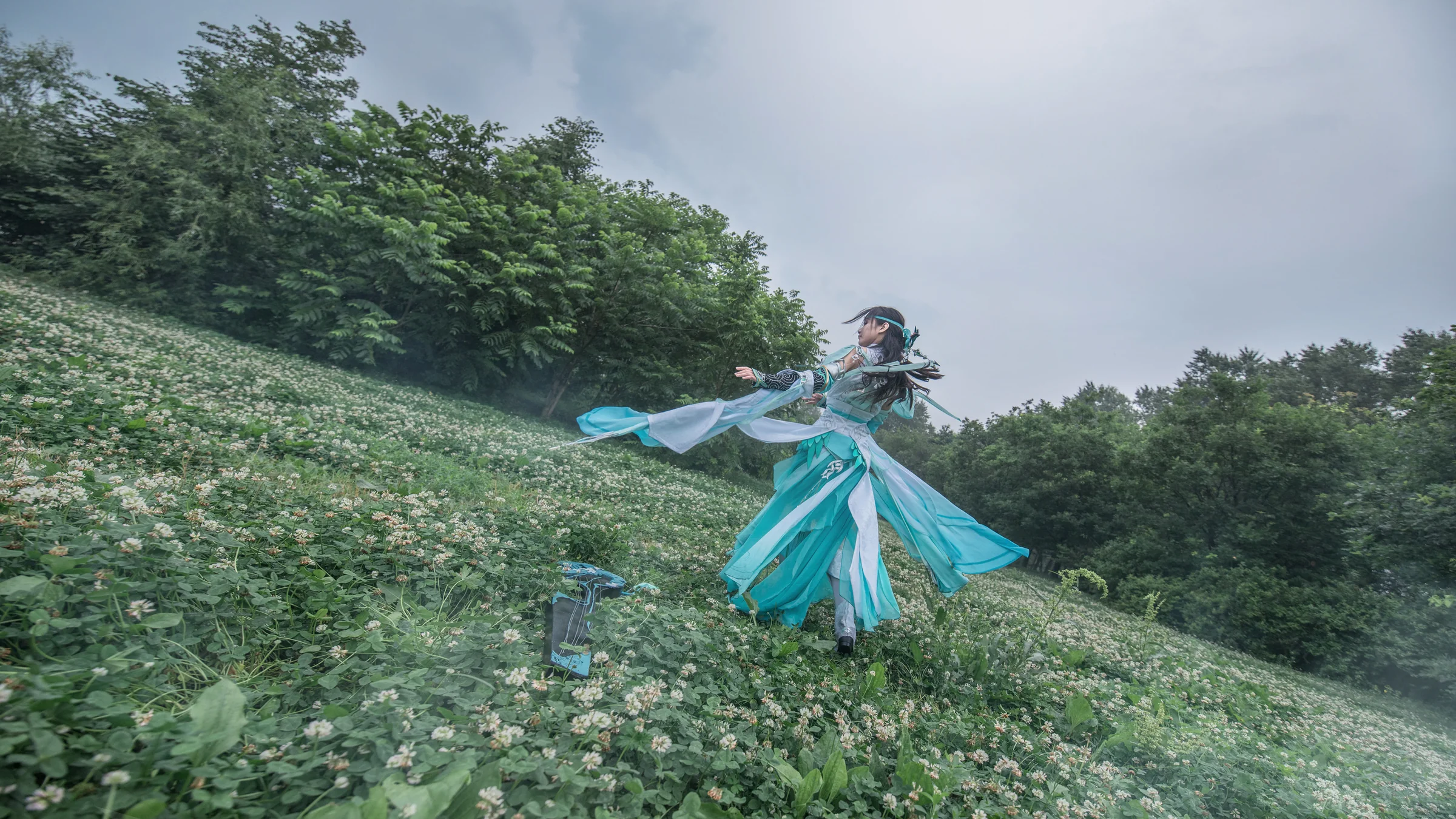 剑网三雪河琴娘COS写真--骤雨初霁