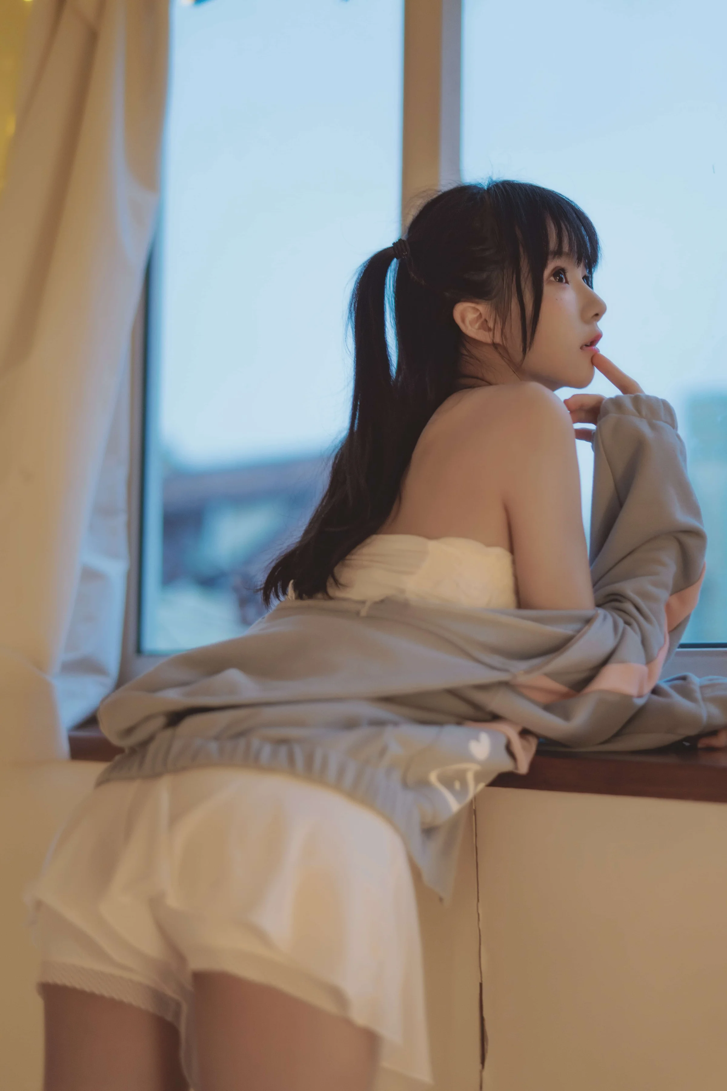 桜桃喵 – 碎星 [19P]｜高清图片集