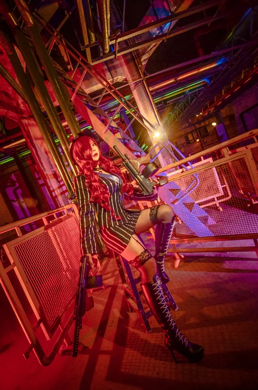 英雄联盟LOL厄运小姐黑帮狂花COS写真