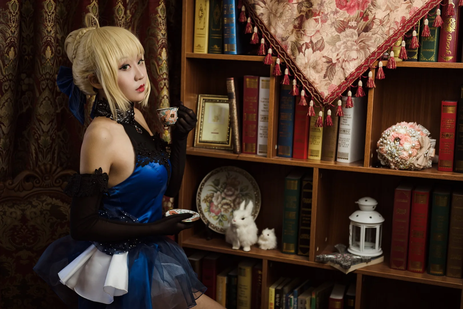 fate/grand order阿尔托利亚小礼服COS写真