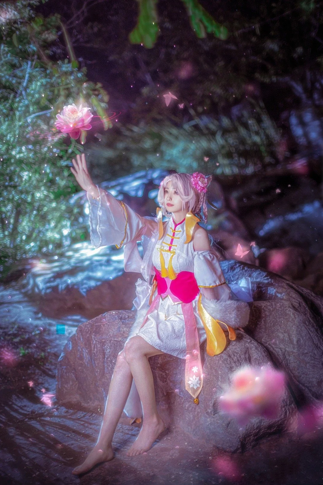 《王者荣耀》嫦娥拒霜思COS写真