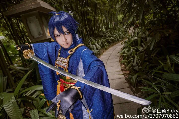 刀剑乱舞 三日月宗近COS写真，身为天下五剑的其中一把，被说是最美的呢