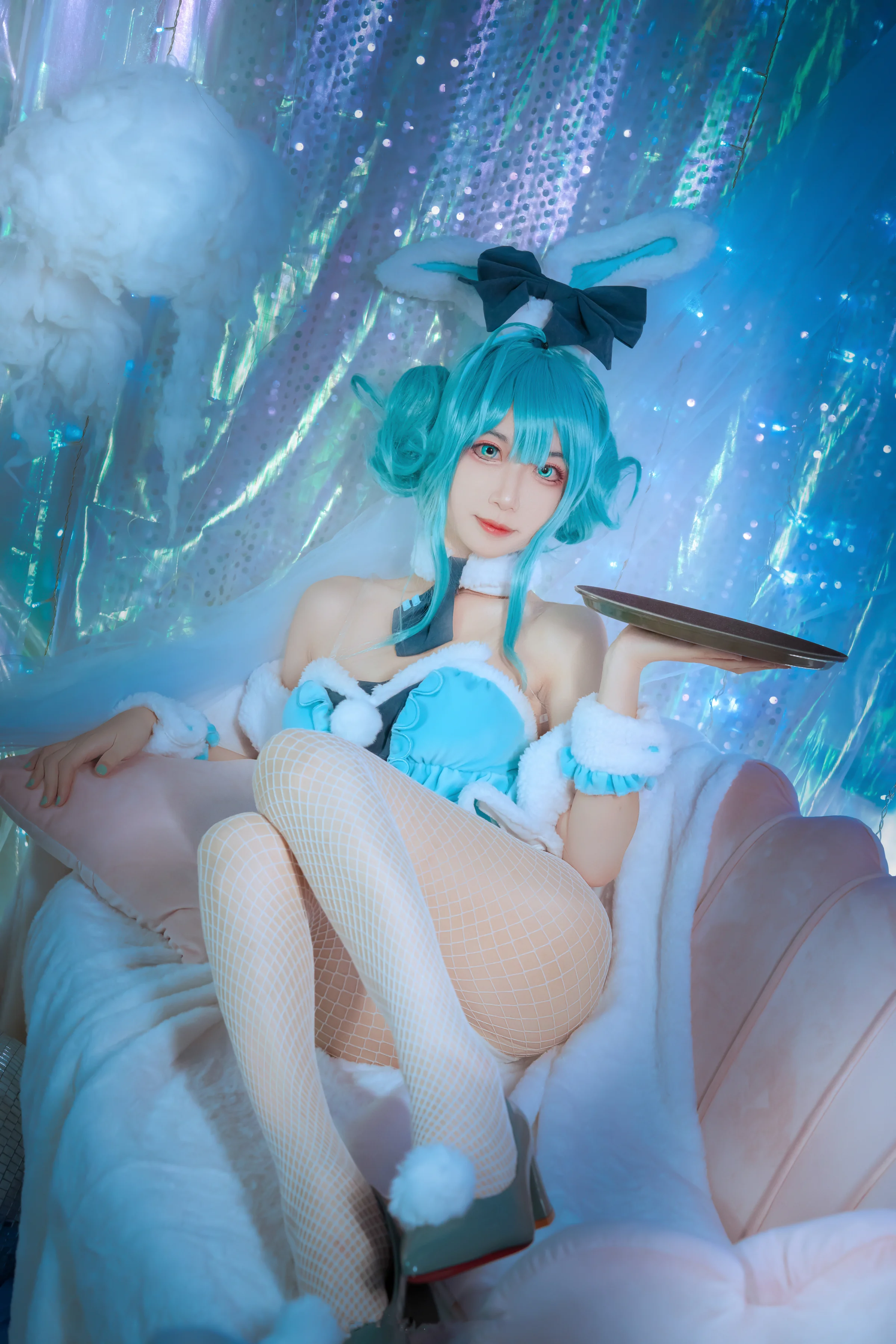 初音未来COS写真，是软软的小白兔