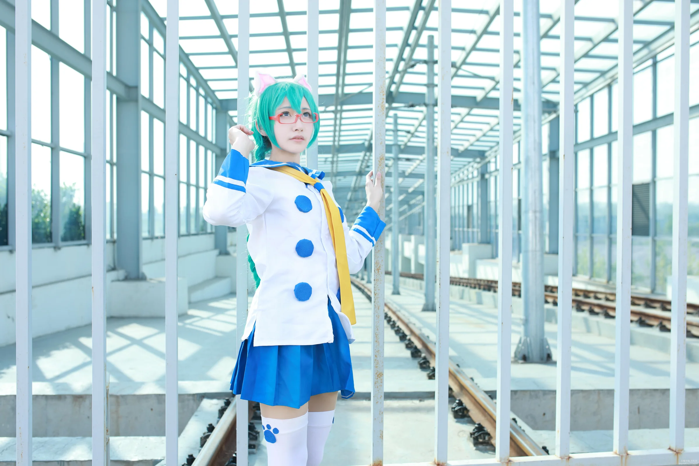 初音未来COS写真，快点喵，电车就要出发了