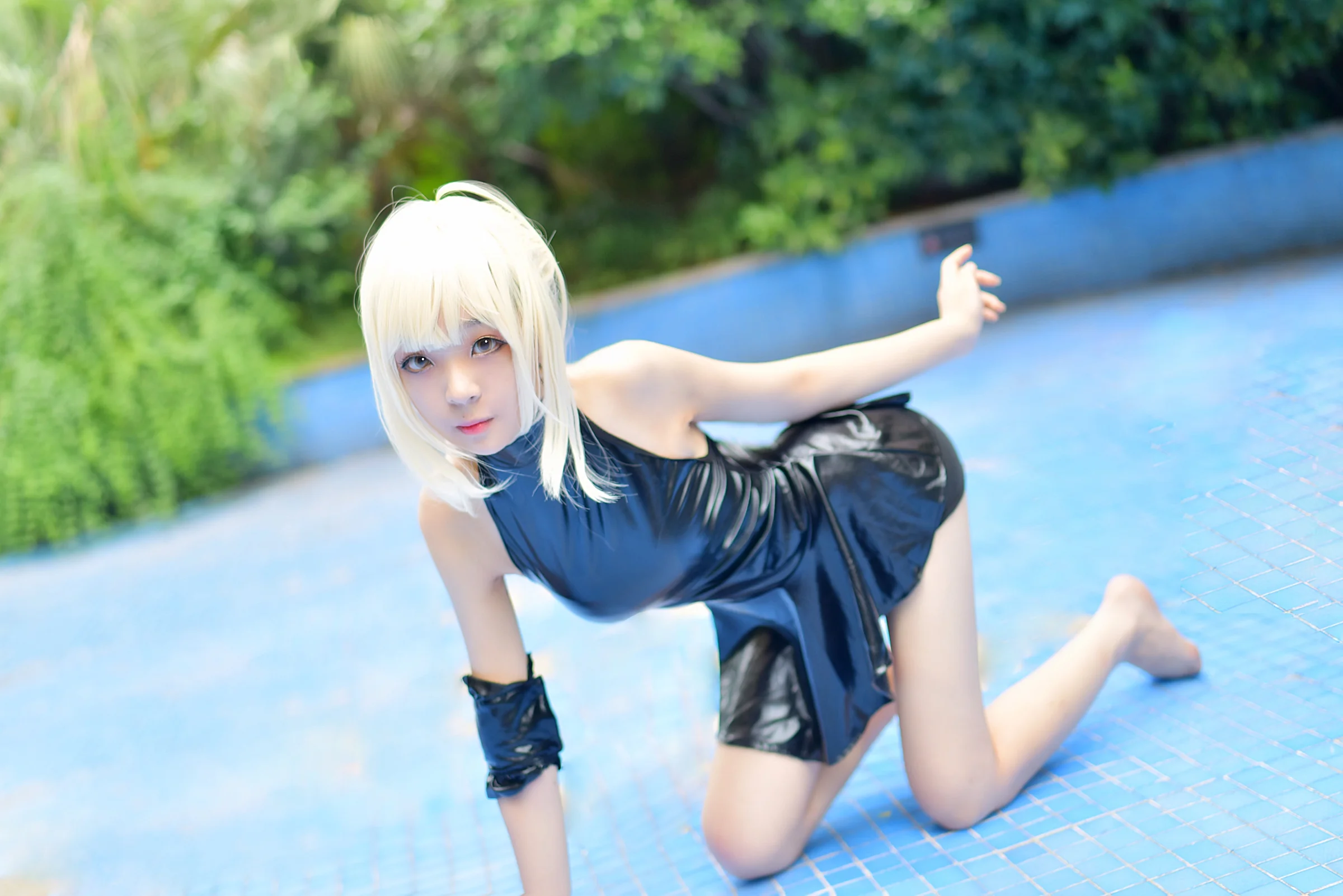 Fate系列黑saber泳装COS写真