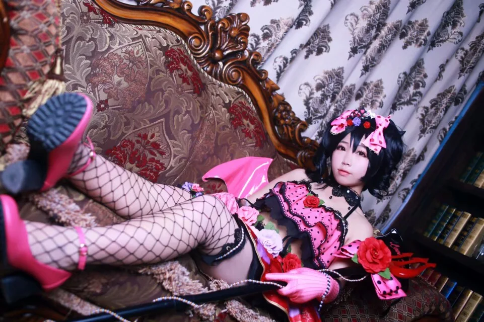 Love Live ! 矢泽妮可COS写真，准备好把你的小心心给小恶魔了吗