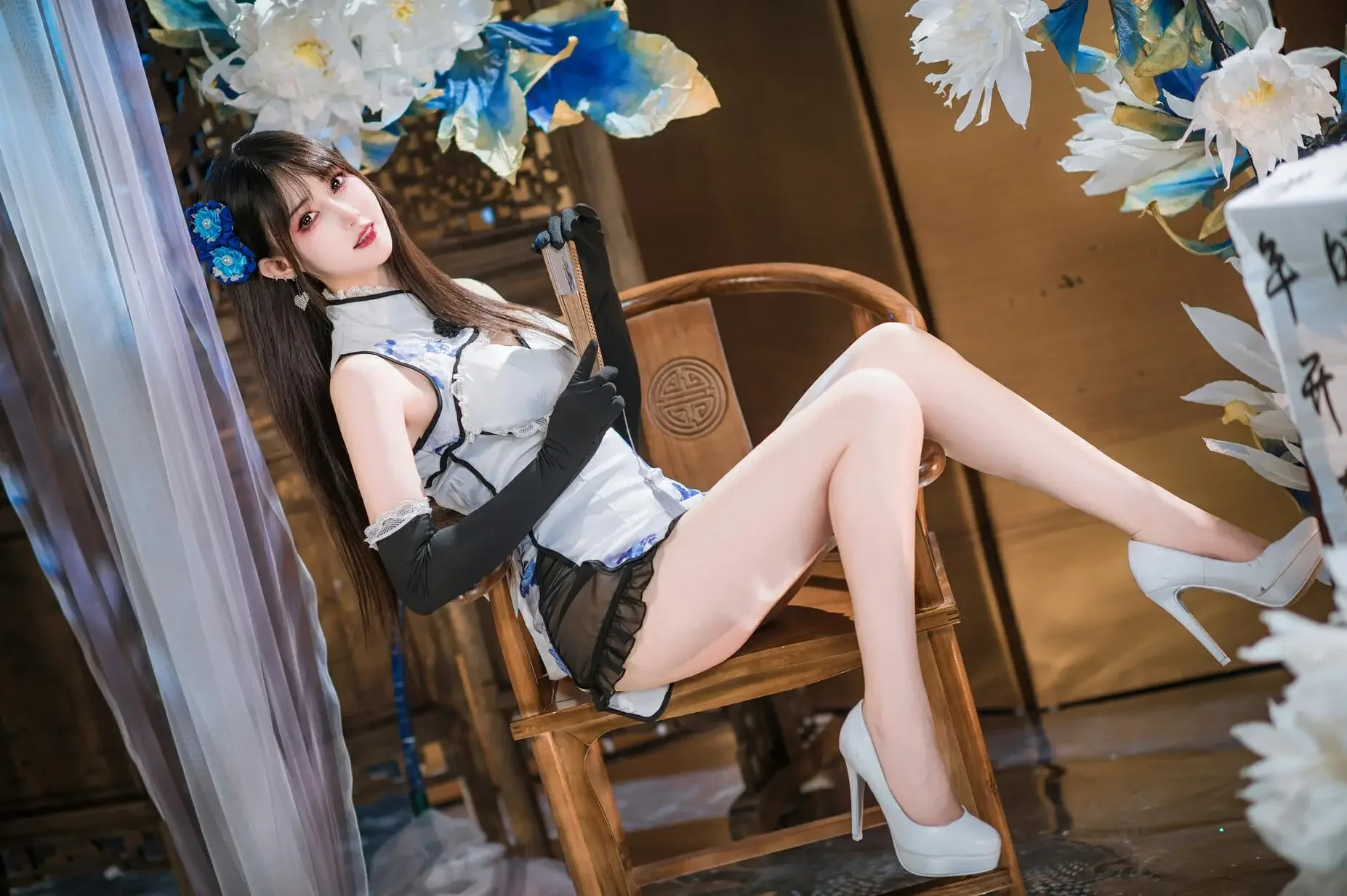 羽生三未 – 瓶儿·青花瓷旗袍｜高清图片集
