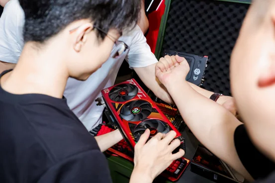竞化纪元，梦幻联动！ROG×EVA新品发布会登陆BW 2023｜高清图片集