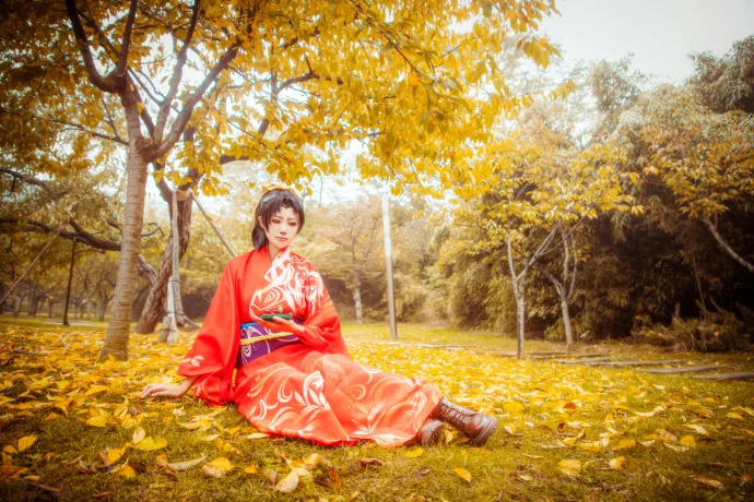 《名侦探柯南：唐红的恋歌》远山和叶COS写真