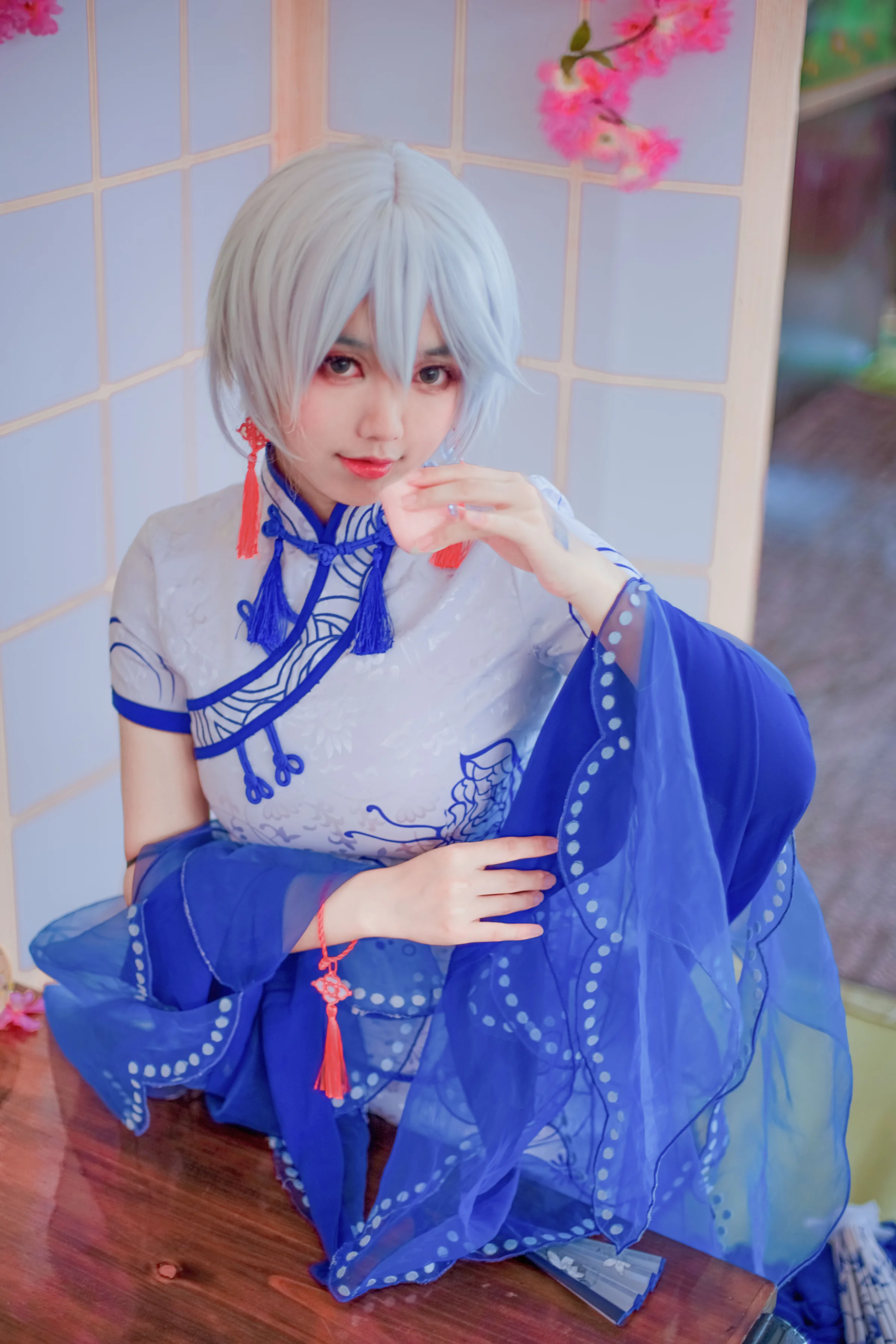 言和青花瓷旗袍COS写真