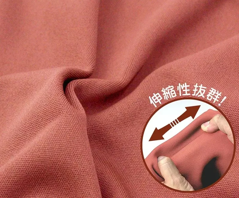 日本COSPA推出《機動戰士鋼彈》周邊商品 「吉翁公國軍款運動外套 夏亞/一般士兵版」，現在於線上商店開始接受預購