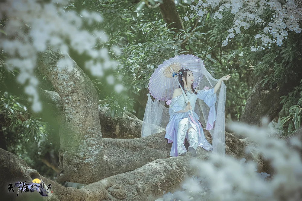 天香·喋血·臻姿凤仪COS写真