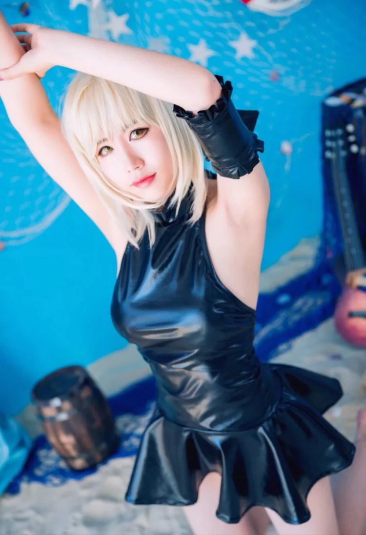 黑saber水着COS写真