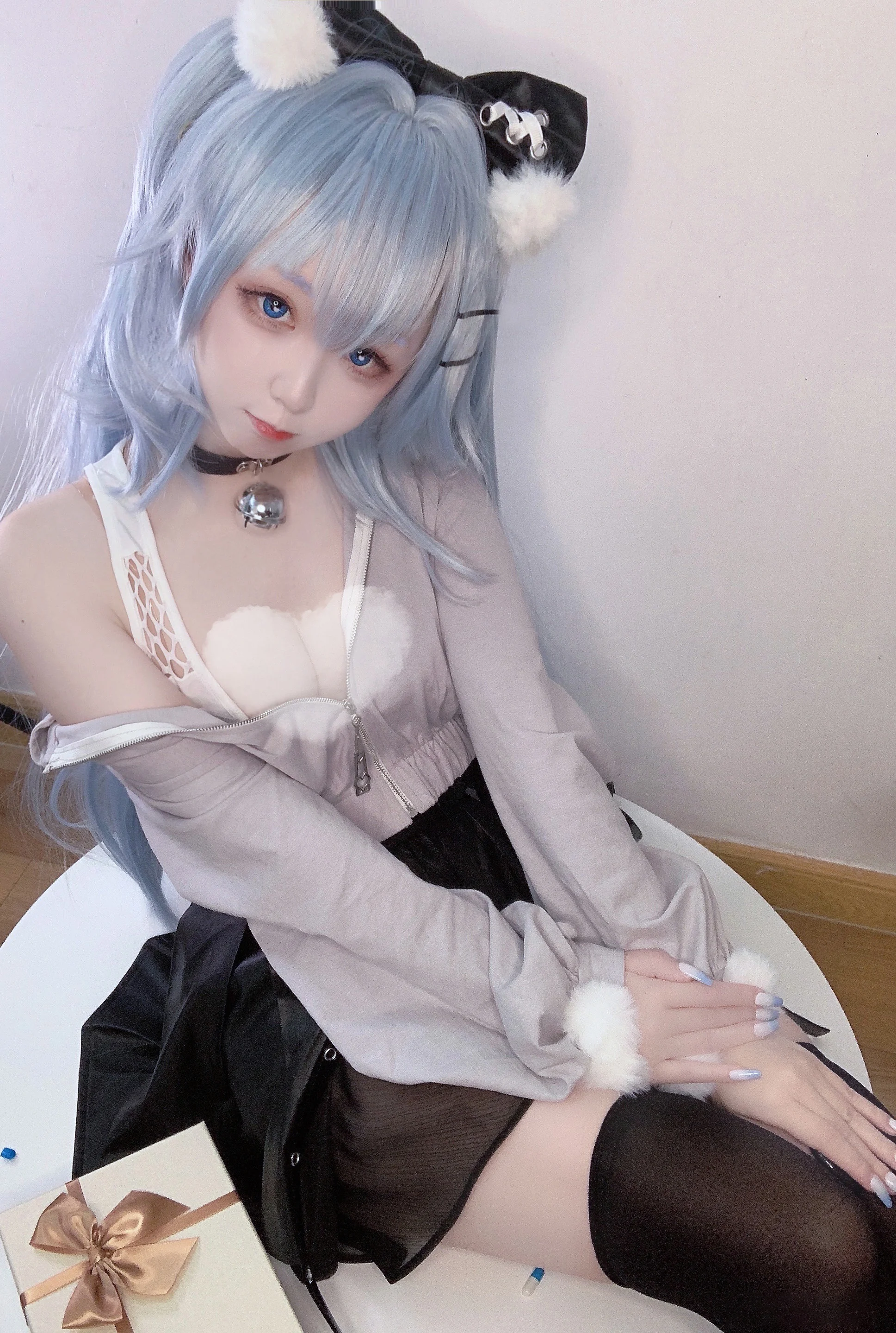 《少前云图计划》芙洛伦药心巧克力COS写真