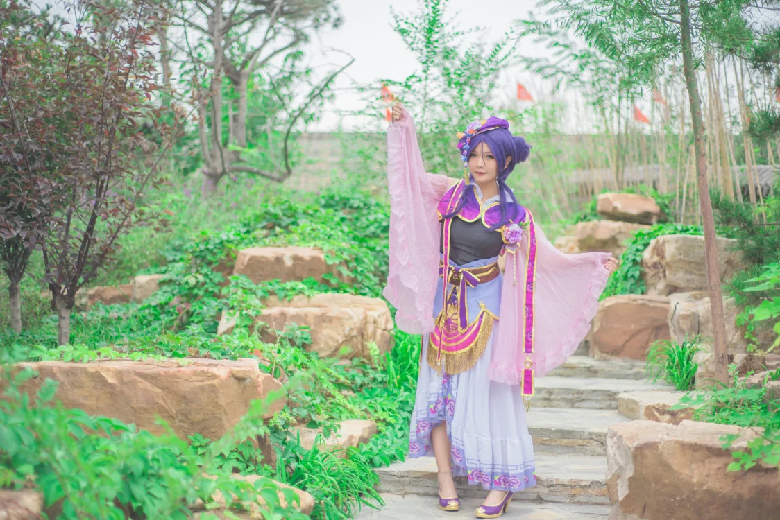 东条希COS写真咱家是能给你带来福气的希呀