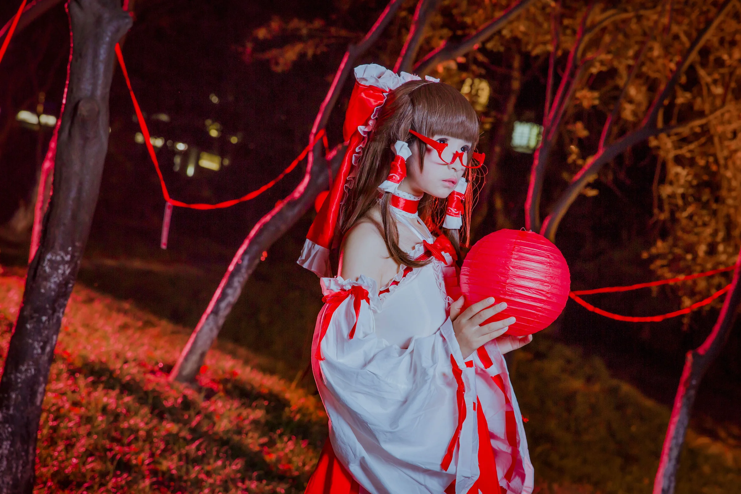 东方project博丽灵梦COS写真，眼镜娘~~